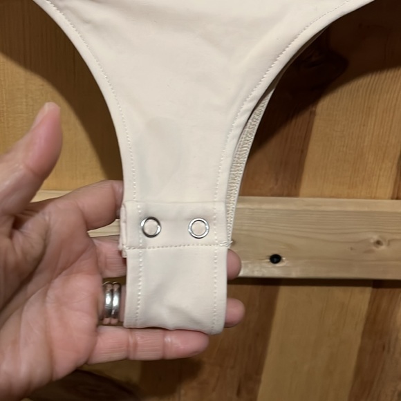 New with tags Beaton size large cream bodysuit halter top thong with snap bottom - Picture 3 of 7